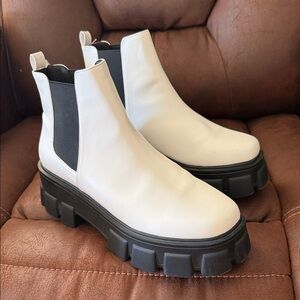 Forever 21 White Chelsea Lug-Sole Ankle Boots
